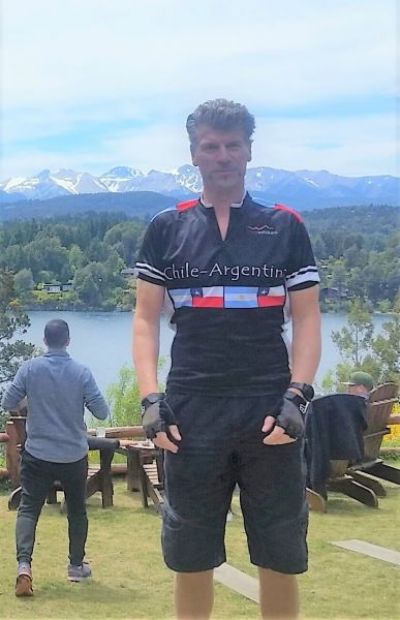 Keith Russell Cycling on the  tour with redspokes